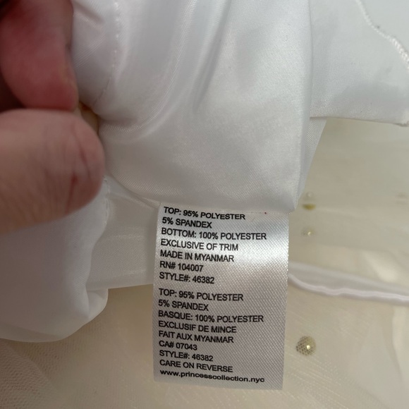 AMERICAN PRINCESS: Red Dress with Cream Skirt, Size 5 - Picture 4 of 7